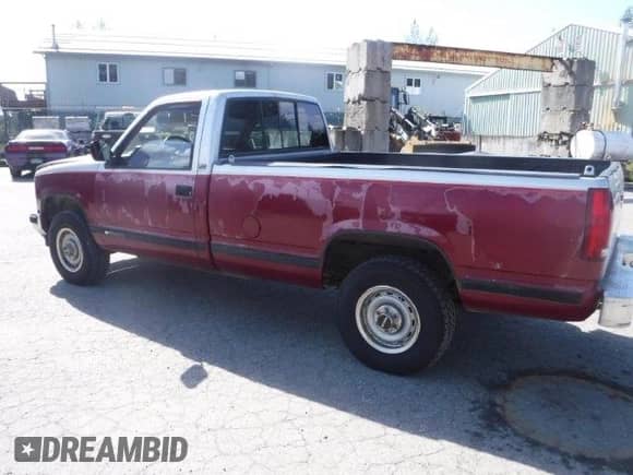 1989 Chevrolet Silverado 2500 с VIN 1GCFK24K7KE208250, выставлен на аукционе Copart как лот 61393034 с пробегом 79 512 миль миль и На запчасти • Non repairable. История ставок и продаж доступна на DreamBid. Изображение 2.