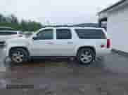 2009 Chevrolet Suburban LTZ z VIN 1GNFK36379R281088, wystawiony jako IAAI lot #42833740 z przebiegiem 220 921 mil mil oraz . Historia ofert i sprzedaży dostępna na DreamBid. Obrazek 14.