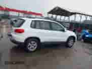 2017 Volkswagen Tiguan S с VIN WVGBV7AX9HK016742, выставлен на аукционе IAAI как лот 43278944 с пробегом 85 243 миль миль и . История ставок и продаж доступна на DreamBid. Изображение 13.