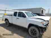 2020 Toyota Tacoma SR с VIN 5TFSX5EN1LX073329, выставлен на аукционе Copart как лот 57472005 с пробегом 92 221 миль миль и Списание • Salvage title. История ставок и продаж доступна на DreamBid. Изображение 4.