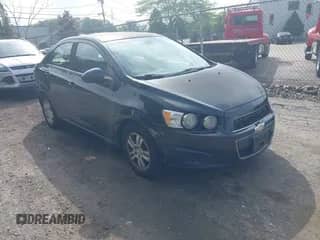 2013 Chevrolet Sonic LT с VIN 1G1JC5SB9D4129952, выставлен на аукционе IAAI как лот 42394714 с пробегом 194 120 миль миль и . История ставок и продаж доступна на DreamBid. Изображение 1.