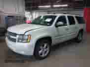 2008 Chevrolet Suburban LTZ с VIN 1GNFK16328R220184, выставлен на аукционе IAAI как лот 43389843 с пробегом 213 636 миль миль и . История ставок и продаж доступна на DreamBid. Изображение 2.