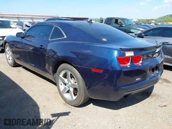 2010 Chevrolet Camaro 2LT z VIN 2G1FC1EV7A9123063, wystawiony jako IAAI lot #43302490 z przebiegiem 176 239 mil mil oraz . Historia ofert i sprzedaży dostępna na DreamBid. Obrazek 3.