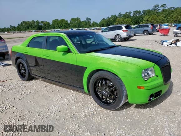 2009 Chrysler 300 C Hemi с VIN 2C3KA63T89H572011, выставлен на аукционе Copart как лот 62315945 с пробегом 97 278 миль миль и Чистый • Clean title. История ставок и продаж доступна на DreamBid. Изображение 4.