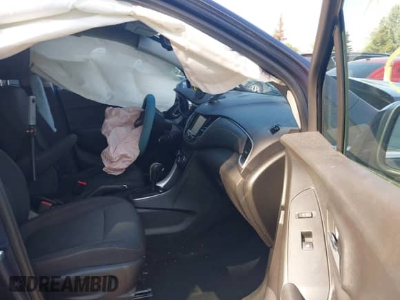 2018 Chevrolet Trax LT with VIN 3GNCJPSB8JL393551, listed as a IAAI auction lot 42966055 with 97,504 mi miles and . Bid and sale history available at DreamBid. Image 5.