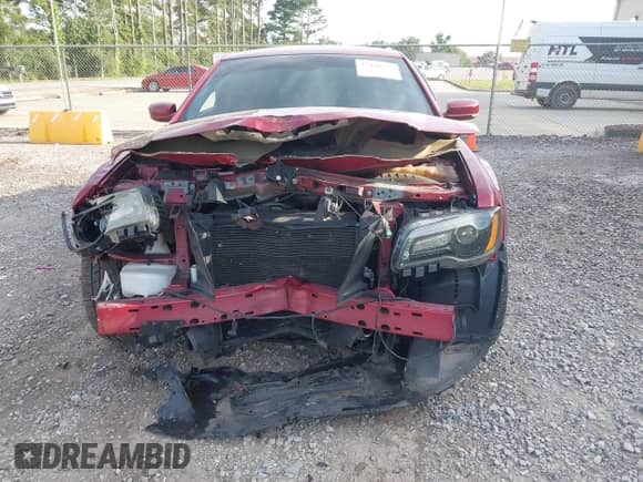 2013 Chrysler 300 S с VIN 2C3CCABT0DH713617, выставлен на аукционе IAAI как лот 42480575 с пробегом 92 754 миль миль и . История ставок и продаж доступна на DreamBid. Изображение 6.