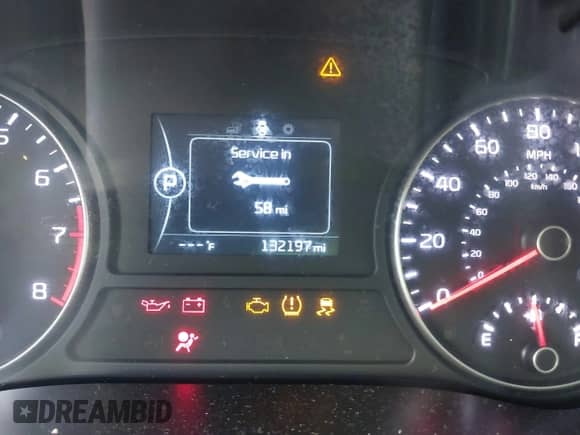 2016 Kia Optima EX z VIN 5XXGU4L32GG098747, wystawiony jako IAAI lot #42926370 z przebiegiem 132 197 mil mil oraz . Historia ofert i sprzedaży dostępna na DreamBid. Obrazek 16.