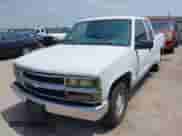 1998 Chevrolet Silverado 1500 z VIN 1GCEC19M7WE151745, wystawiony jako IAAI lot #42161857 z przebiegiem 203 640 mil mil oraz . Historia ofert i sprzedaży dostępna na DreamBid. Obrazek 2.
