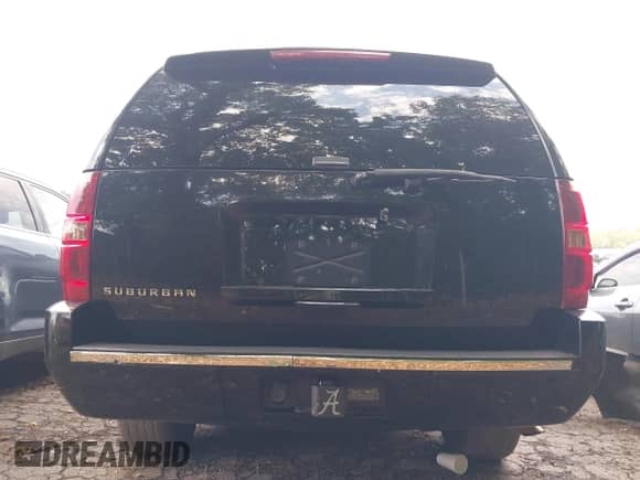 2013 Chevrolet Suburban LTZ с VIN 1GNSKKE71DR250280, выставлен на аукционе IAAI как лот 42212782 с пробегом 185 210 миль миль и . История ставок и продаж доступна на DreamBid. Изображение 16.