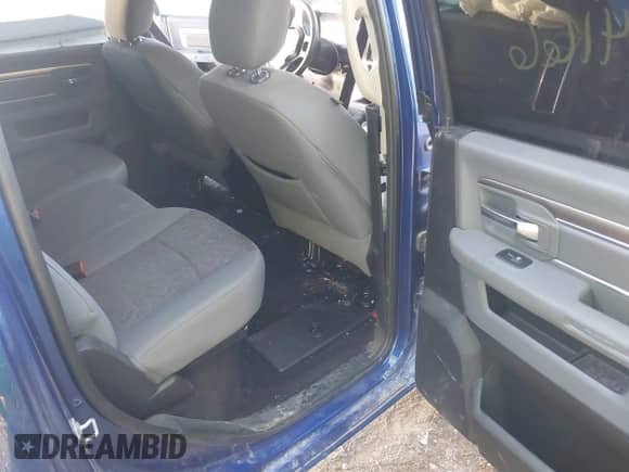 2018 Ram 1500 Big Horn z VIN 3C6RR7LTXJG143442, wystawiony jako IAAI lot #43064166 z przebiegiem 98 045 mil mil oraz . Historia ofert i sprzedaży dostępna na DreamBid. Obrazek 8.