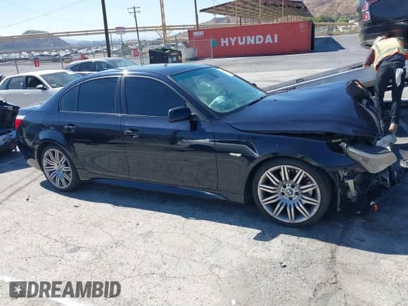 2008 BMW 5 Series 550i с VIN WBANW53598CT50727, выставлен на аукционе IAAI как лот 43410130 с пробегом 138 656 миль миль и . История ставок и продаж доступна на DreamBid. Изображение 14.