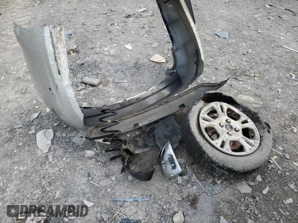 2015 Ford Fiesta SE with VIN 3FADP4BJ3FM204541, listed as a Copart auction lot 82056105 with 160,017 mi miles and Clean title. Bid and sale history available at DreamBid. Image 12.