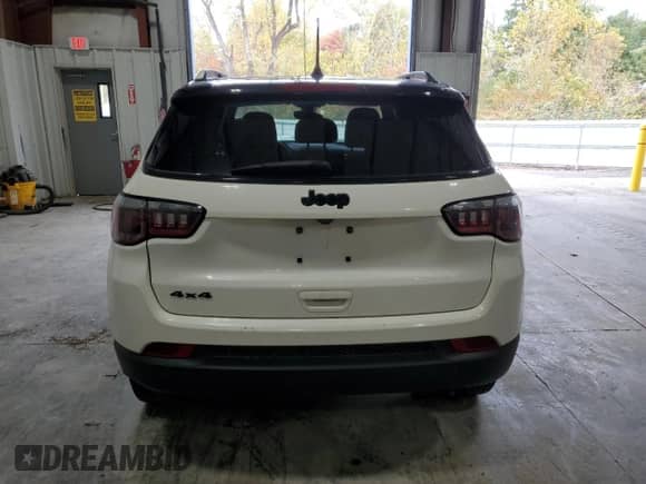 2019 Jeep Compass Latitude with VIN 3C4NJDBB7KT733970, listed as a Copart auction lot 87241235 with 72,963 mi miles and Salvage title. Bid and sale history available at DreamBid. Image 6.