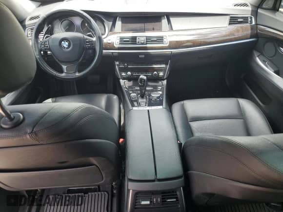 2017 BMW 5 Series 535i с VIN WBA5M2C51HG499212, выставлен на аукционе Copart как лот 57699105 с пробегом 60 761 миль миль и Списание • Salvage title. История ставок и продаж доступна на DreamBid. Изображение 8.