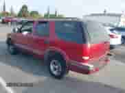 1998 Chevrolet Blazer LS with VIN 1GNCS13W2W2124918, listed as a IAAI auction lot 42643342 with 176,695 mi miles and . Bid and sale history available at DreamBid. Image 3.