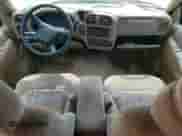 2000 Chevrolet Blazer LS z VIN 1GNCS13W2Y2395156, wystawiony jako Copart lot #65617525 z przebiegiem 140 108 mil mil oraz Szkoda całkowita • Salvage title. Historia ofert i sprzedaży dostępna na DreamBid. Obrazek 8.