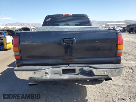 2005 GMC Sierra 1500 SLE z VIN 2GTEK13T351241316, wystawiony jako Copart lot #64139725 z przebiegiem 217 454 mil mil oraz Szkoda całkowita • Salvage title. Historia ofert i sprzedaży dostępna na DreamBid. Obrazek 6.