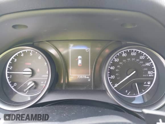 2021 Toyota Camry SE Nightshade z VIN 4T1G11AK8MU494510, wystawiony jako IAAI lot #43225311 z przebiegiem 73 978 mil mil oraz . Historia ofert i sprzedaży dostępna na DreamBid. Obrazek 7.