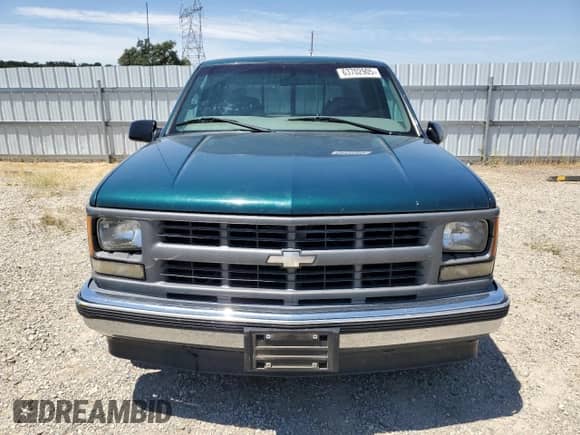 1997 Chevrolet Silverado 1500 with VIN 1GCEC14R8VZ156009, listed as a Copart auction lot 63702905 with 226,645 mi miles and Clean title. Bid and sale history available at DreamBid. Image 5.
