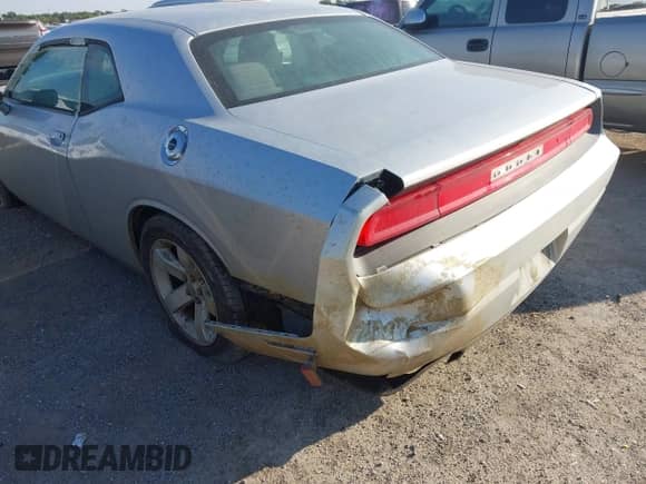 2012 Dodge Challenger SXT Plus с VIN 2C3CDYAG9CH232242, выставлен на аукционе IAAI как лот 43405862 с пробегом 212 552 миль миль и . История ставок и продаж доступна на DreamBid. Изображение 6.