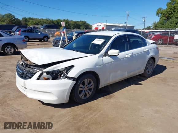 2011 Honda Accord SE z VIN 1HGCP2F6XBA088635, wystawiony jako IAAI lot #43404679 z przebiegiem 148 513 mil mil oraz . Historia ofert i sprzedaży dostępna na DreamBid. Obrazek 2.