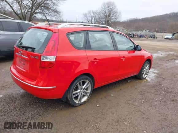 2011 Hyundai Elantra GLS z VIN KMHDC8AE6BU093230, wystawiony jako IAAI lot #41710273 z przebiegiem 39 671 mil mil oraz . Historia ofert i sprzedaży dostępna na DreamBid. Obrazek 4.