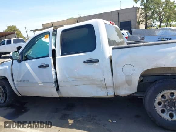 2011 Chevrolet Silverado 1500 LT с VIN 3GCPCSEA5BG111807, выставлен на аукционе IAAI как лот 42098757 с пробегом Не указан миль и . История ставок и продаж доступна на DreamBid. Изображение 13.