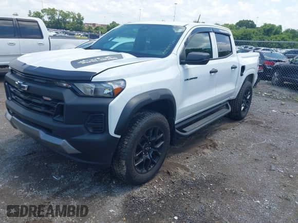 2024 Chevrolet Colorado 4WD Trail Boss с VIN 1GCPTEEKXR1227510, выставлен на аукционе IAAI как лот 42685724 с пробегом 9 472 миль миль и . История ставок и продаж доступна на DreamBid. Изображение 2.