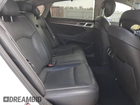 2015 Hyundai Genesis 3.8L с VIN KMHGN4JE9FU029270, выставлен на аукционе Copart как лот 71737985 с пробегом 130 631 миль миль и Списание • Salvage title. История ставок и продаж доступна на DreamBid. Изображение 10.