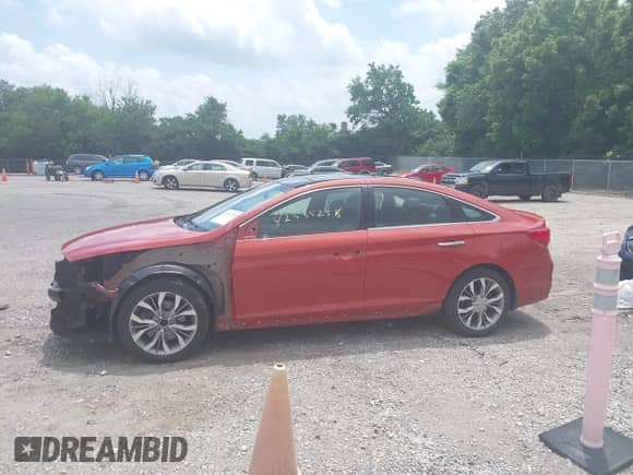 2015 Hyundai Sonata Limited с VIN 5NPE34AB4FH117886, выставлен на аукционе IAAI как лот 42535258 с пробегом 155 273 миль миль и . История ставок и продаж доступна на DreamBid. Изображение 15.