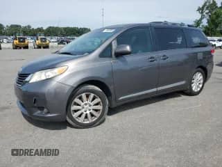 2013 Toyota Sienna LE with VIN 5TDJK3DC5DS065109, listed as a Copart auction lot 70648365 with 96,286 mi miles and Salvage title. Bid and sale history available at DreamBid. Image 1.
