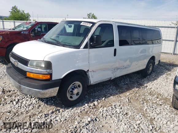 2014 Chevrolet Express Passenger LT с VIN 1GAZG1FG6E1122739, выставлен на аукционе Copart как лот 56582675 с пробегом 85 925 миль миль и Списание • Salvage title. История ставок и продаж доступна на DreamBid. Изображение 1.