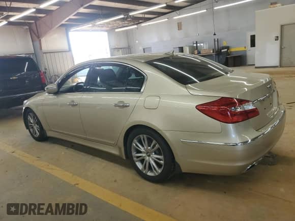 2012 Hyundai Genesis 4.6L с VIN KMHGC4DF5CU172531, выставлен на аукционе Copart как лот 62056645 с пробегом 120 424 миль миль и Списание • Salvage title. История ставок и продаж доступна на DreamBid. Изображение 2.