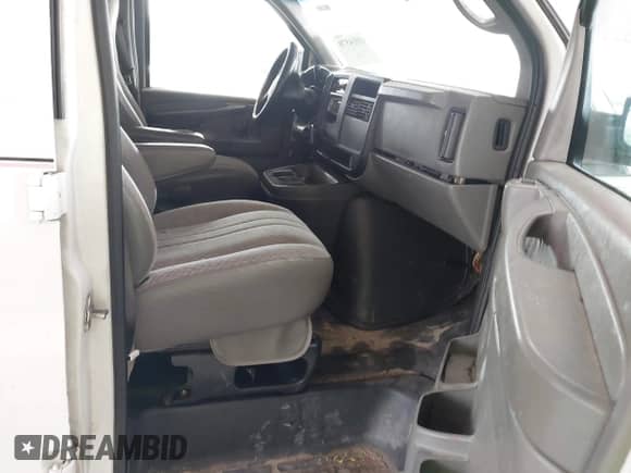 2007 Chevrolet Express Cargo с VIN 1GCFG15X271223856, выставлен на аукционе IAAI как лот 43534570 с пробегом 208 818 миль миль и . История ставок и продаж доступна на DreamBid. Изображение 5.