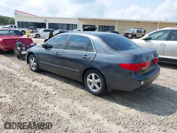 2005 Honda Accord EX with VIN 1HGCM56765A192272, listed as a IAAI auction lot 43029183 with 303,839 mi miles and . Bid and sale history available at DreamBid. Image 3.