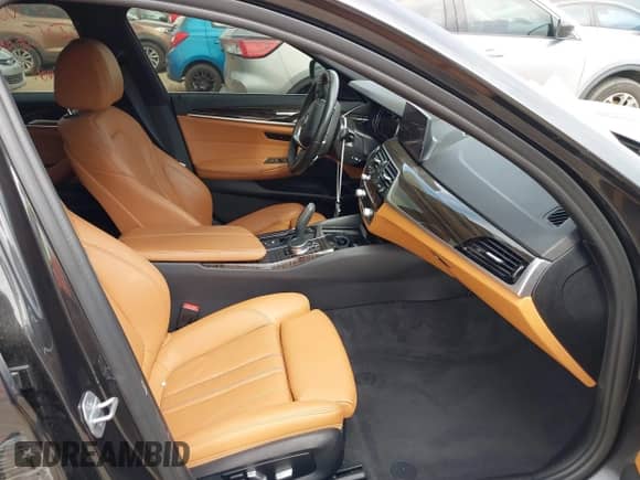 2019 BMW 5 Series 530i with VIN WBAJA5C51KWW06829, listed as a IAAI auction lot 42982321 with 44,744 mi miles and . Bid and sale history available at DreamBid. Image 5.