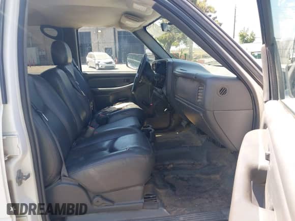 2005 Chevrolet Silverado 2500HD LS с VIN 1GCHC23U95F823664, выставлен на аукционе IAAI как лот 42732954 с пробегом 368 151 миль миль и . История ставок и продаж доступна на DreamBid. Изображение 5.