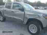 2023 Chevrolet Colorado 4WD Work Truck z VIN 1GCPTBEK7P1112228, wystawiony jako IAAI lot #42308344 z przebiegiem 12 668 mil mil oraz . Historia ofert i sprzedaży dostępna na DreamBid. Obrazek 6.