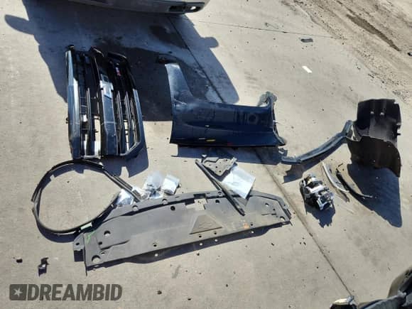 2016 Chevrolet Silverado 1500 LT z VIN 1GCVKREC0GZ311151, wystawiony jako Copart lot #82007305 z przebiegiem 134 224 mil mil oraz Szkoda całkowita • Salvage title. Historia ofert i sprzedaży dostępna na DreamBid. Obrazek 12.