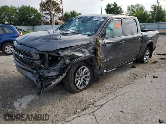 2021 Ram 1500 Laramie z VIN 1C6SRFJT4MN730746, wystawiony jako Copart lot #66708345 z przebiegiem 29 617 mil mil oraz Szkoda całkowita • Salvage title. Historia ofert i sprzedaży dostępna na DreamBid. Obrazek 1.