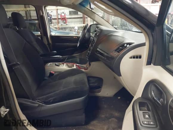 2016 Dodge Grand Caravan Crew with VIN 2C4RDGDG9GR382119, listed as a IAAI auction lot 42007162 with 184,488 mi miles and . Bid and sale history available at DreamBid. Image 5.