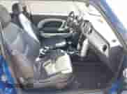 2005 MINI Hardtop с VIN WMWRC335X5TK61260, выставлен на аукционе IAAI как лот 43364075 с пробегом 64 999 миль миль и . История ставок и продаж доступна на DreamBid. Изображение 5.