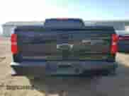 2017 Chevrolet Silverado 1500 LT z VIN 1GCVKREC4HZ407950, wystawiony jako Copart lot #50971165 z przebiegiem 147 454 mil mil oraz Szkoda całkowita • Salvage title. Historia ofert i sprzedaży dostępna na DreamBid. Obrazek 6.