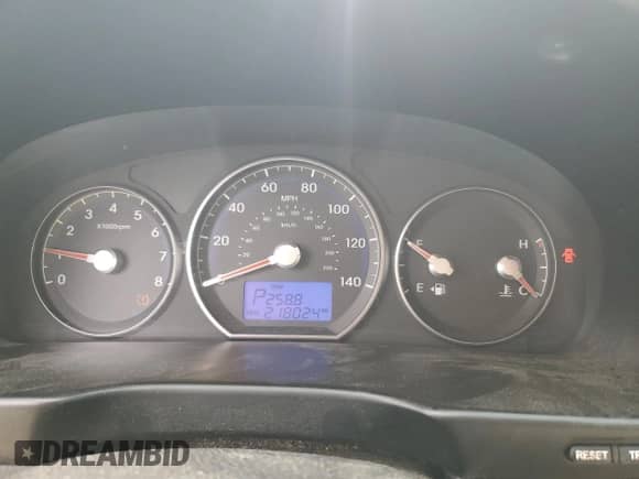 2011 Hyundai Santa Fe GLS с VIN 5XYZGDABXBG030310, выставлен на аукционе Copart как лот 63600424 с пробегом 218 024 миль миль и Списание • Salvage title. История ставок и продаж доступна на DreamBid. Изображение 9.