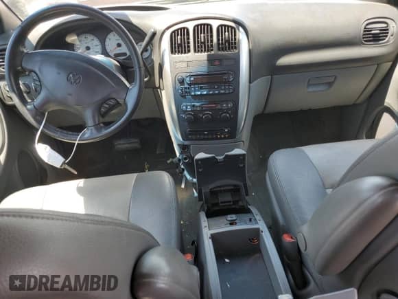 2004 Dodge Caravan SXT с VIN 2D4GP44L54R570404, выставлен на аукционе Copart как лот 56646824 с пробегом 239 162 миль миль и Списание • Salvage title. История ставок и продаж доступна на DreamBid. Изображение 8.