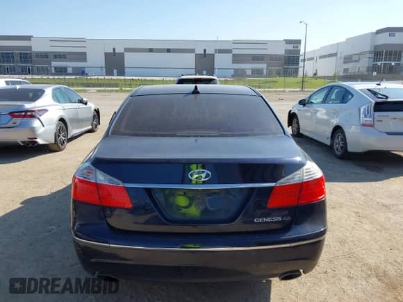 2009 Hyundai Genesis with VIN KMHGC46F99U050633, listed as a IAAI auction lot 43322259 with 212,090 mi miles and . Bid and sale history available at DreamBid. Image 16.