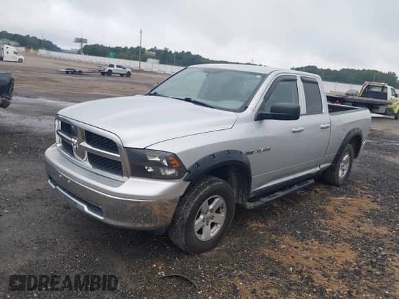 2009 Dodge 1500 SLT с VIN 1D3HV18T59S778912, выставлен на аукционе IAAI как лот 43209460 с пробегом 152 792 миль миль и . История ставок и продаж доступна на DreamBid. Изображение 2.