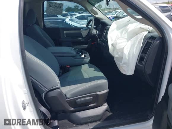 2017 Ram 1500 Tradesman с VIN 3C6JR6DT1HG555507, выставлен на аукционе IAAI как лот 42963043 с пробегом 118 533 миль миль и . История ставок и продаж доступна на DreamBid. Изображение 5.