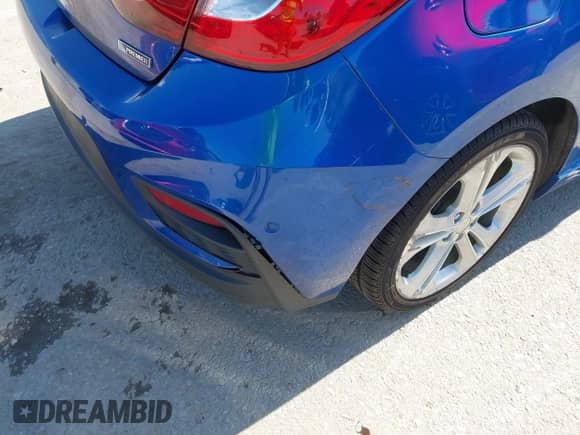 2017 Chevrolet Cruze Premier z VIN 3G1BF6SM3HS560456, wystawiony jako IAAI lot #42542260 z przebiegiem 156 855 mil mil oraz . Historia ofert i sprzedaży dostępna na DreamBid. Obrazek 6.