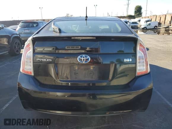 2014 Toyota Prius Two with VIN JTDKN3DU0E0379209, listed as a Copart auction lot 82505605 with 166,612 mi miles and Clean title. Bid and sale history available at DreamBid. Image 6.